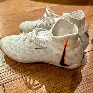 Nike Women's Phantom Luna Elite FG Firm Ground Soccer Cleat - White/Black/Orange